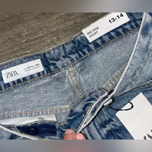 New ZARA Mid Rise Shorts Girls size 13-14 - Picture 2 of 4